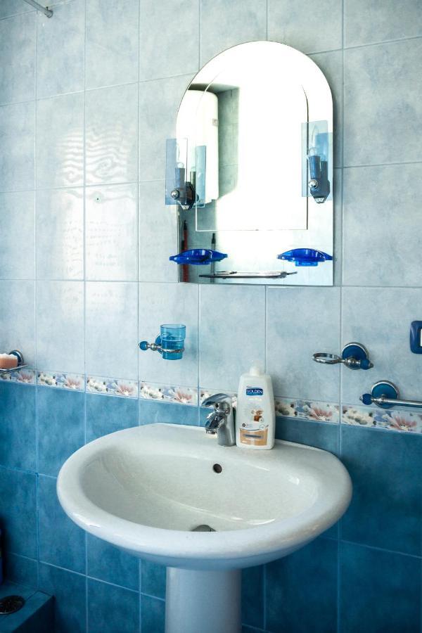 City Center Two Private Bedrooms Near Scanderbeg Square On Shared Apartment 티라나 외부 사진