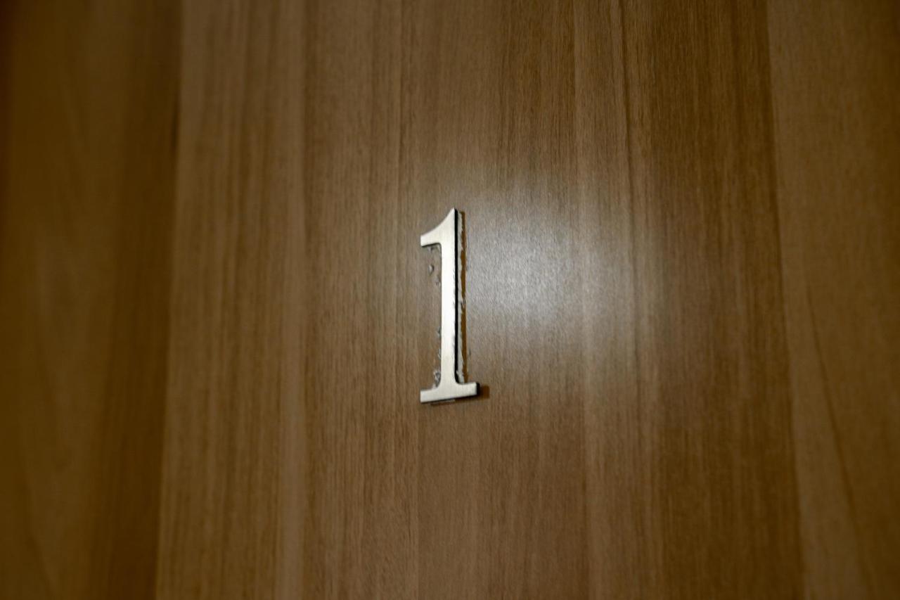 City Center Two Private Bedrooms Near Scanderbeg Square On Shared Apartment 티라나 외부 사진