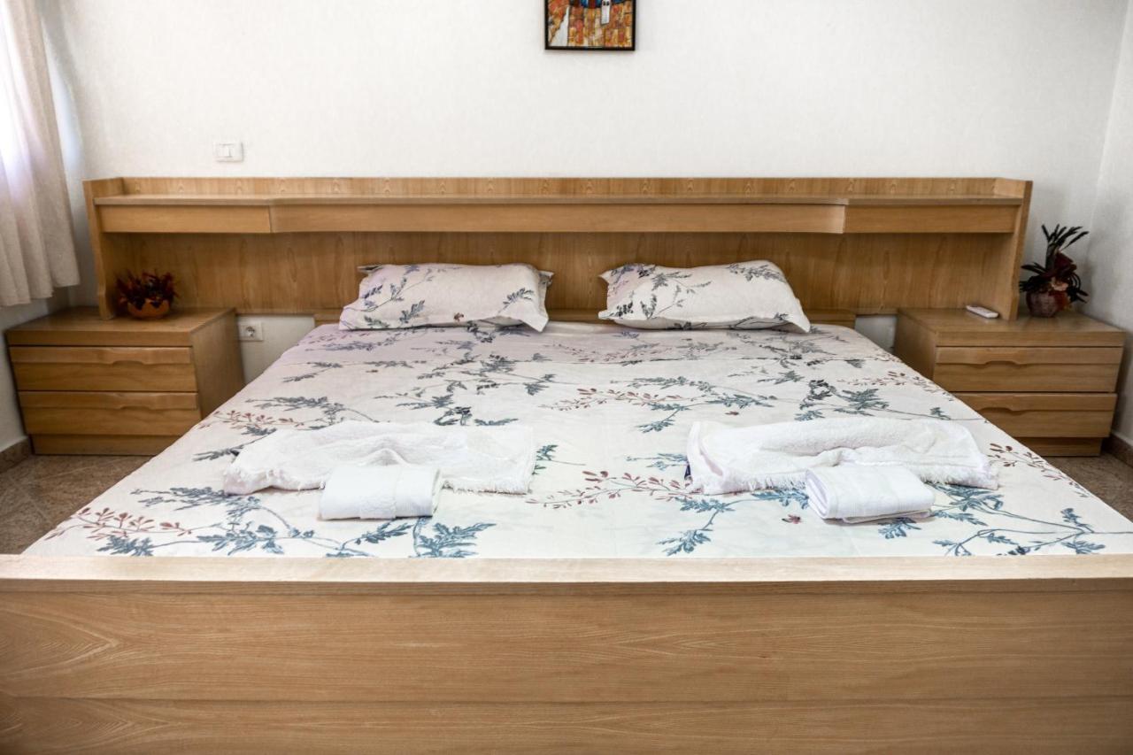 City Center Two Private Bedrooms Near Scanderbeg Square On Shared Apartment 티라나 외부 사진