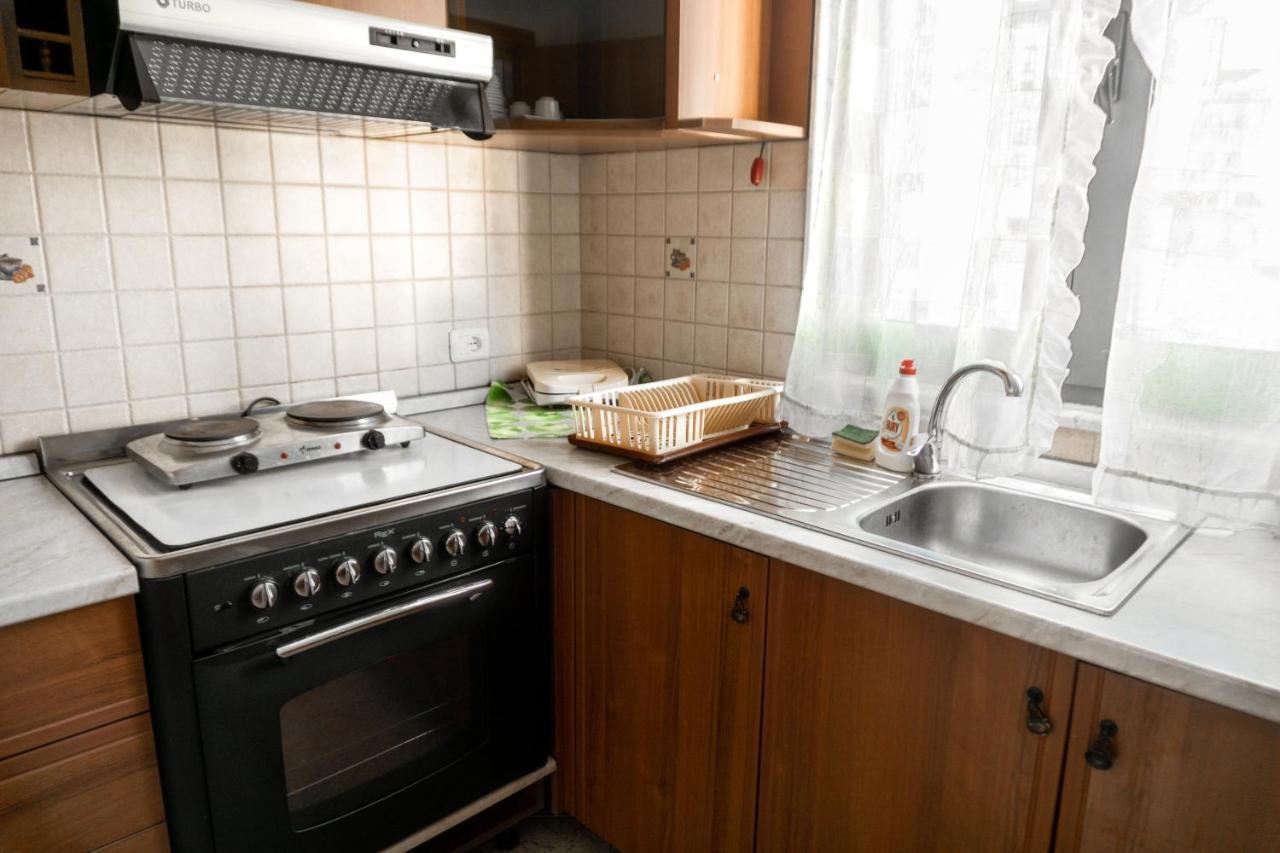 City Center Two Private Bedrooms Near Scanderbeg Square On Shared Apartment 티라나 외부 사진