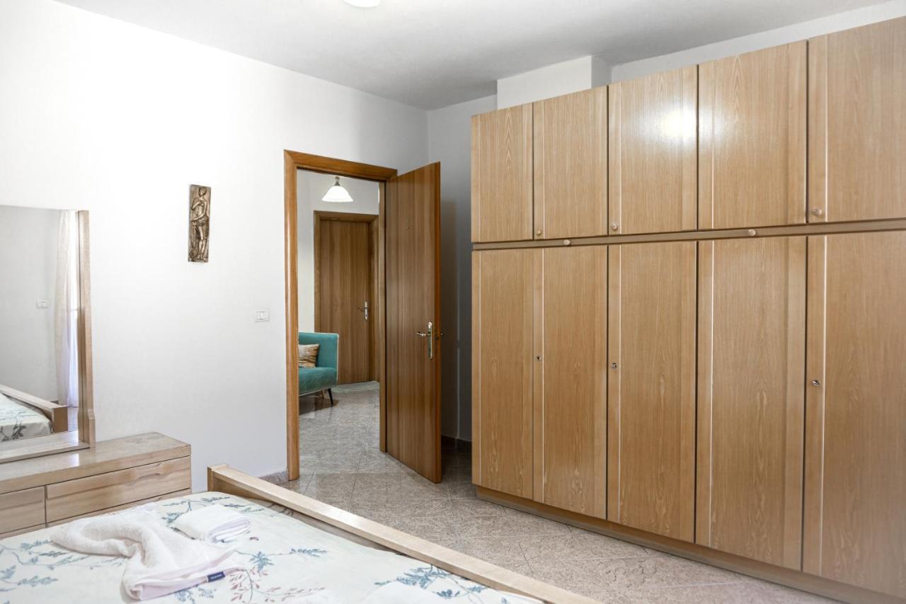 City Center Two Private Bedrooms Near Scanderbeg Square On Shared Apartment 티라나 외부 사진