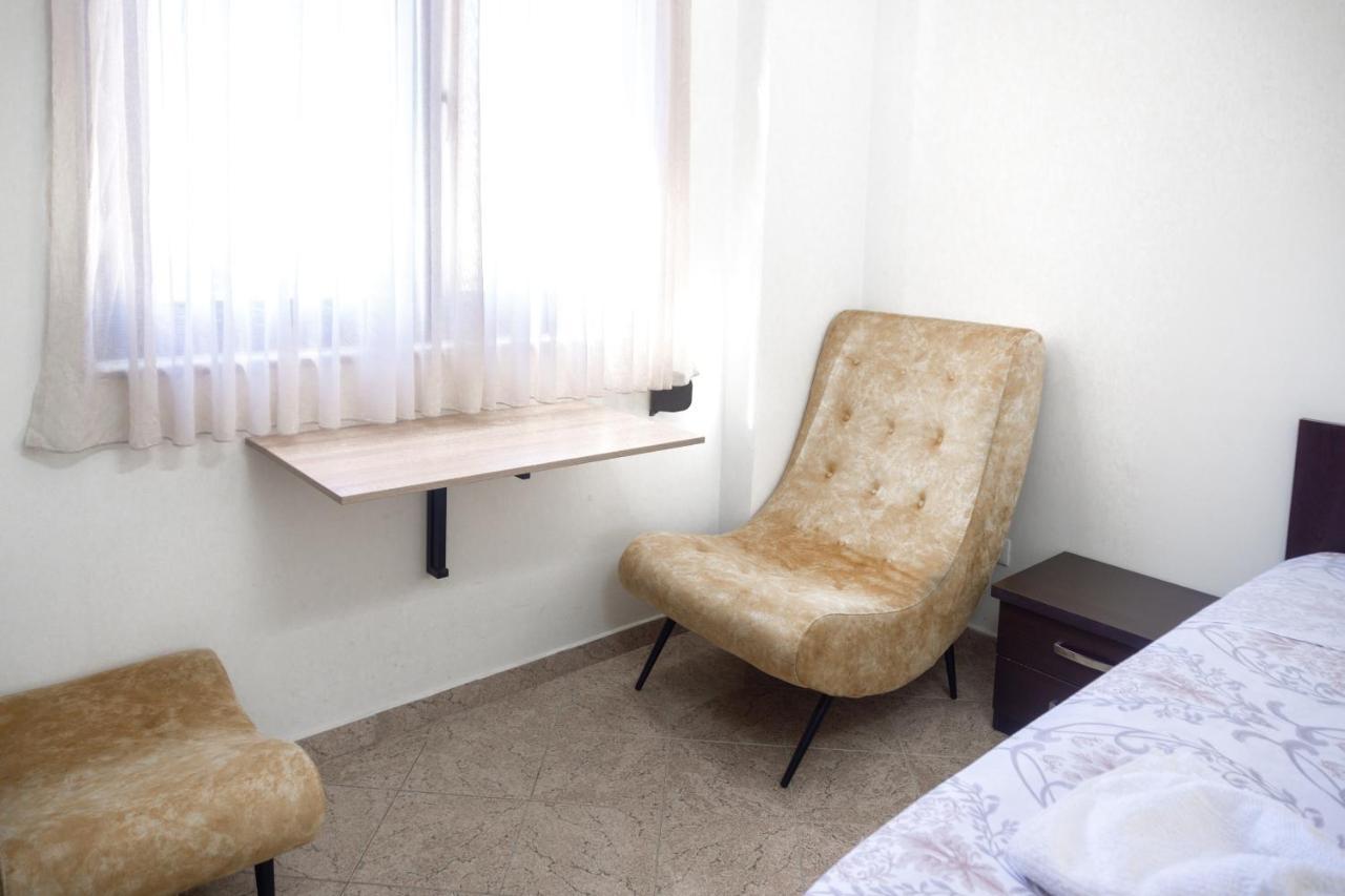 City Center Two Private Bedrooms Near Scanderbeg Square On Shared Apartment 티라나 외부 사진