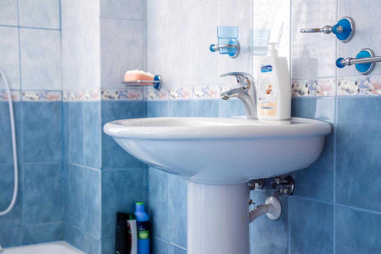 City Center Two Private Bedrooms Near Scanderbeg Square On Shared Apartment 티라나 외부 사진