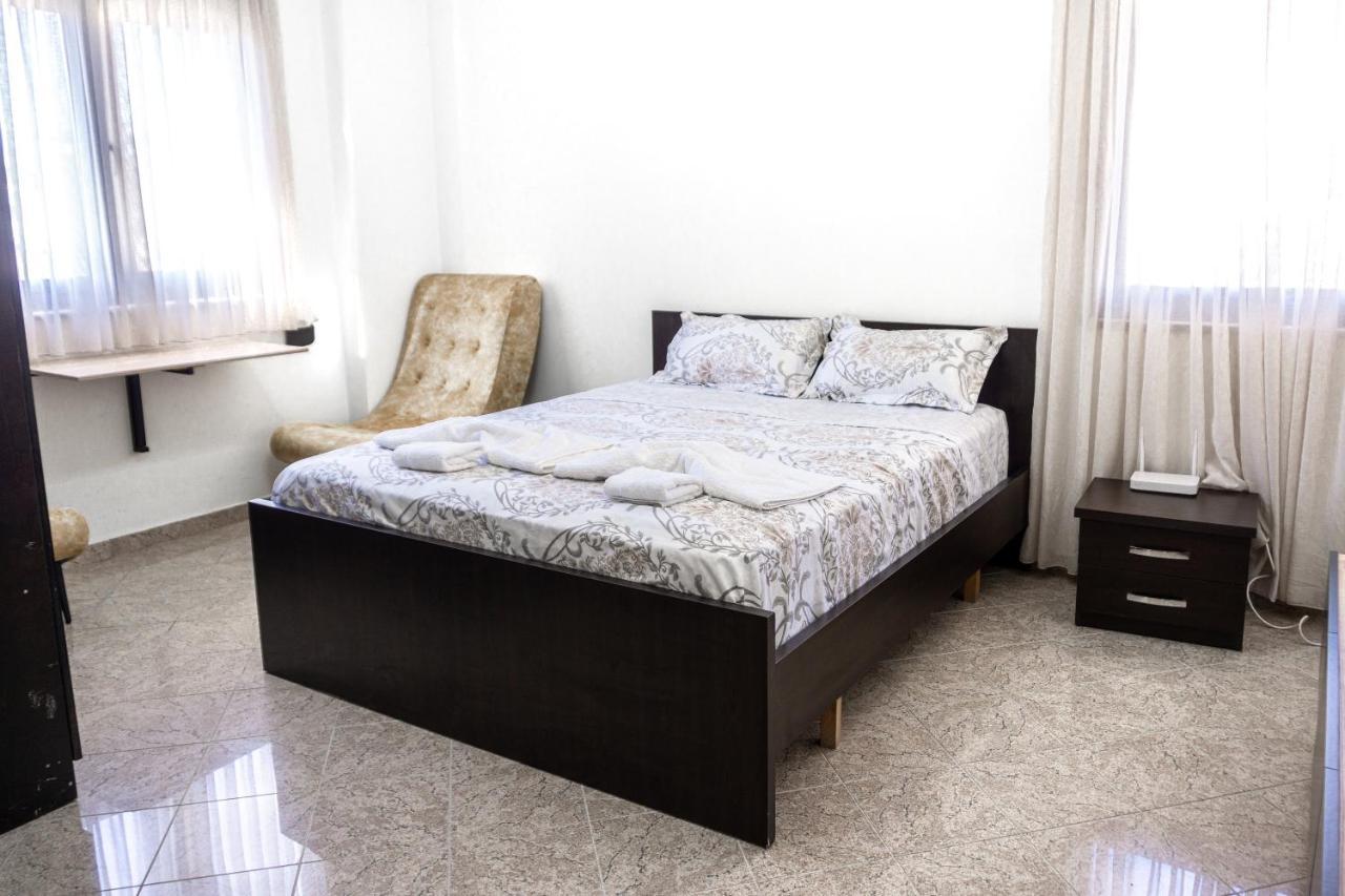 City Center Two Private Bedrooms Near Scanderbeg Square On Shared Apartment 티라나 외부 사진